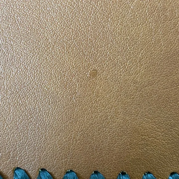 Universal Thread Purse - Picture 3 of 5